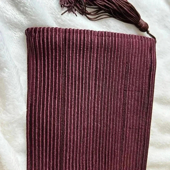 Collision NewYork made in the USA makeup bag with tassel.‎ Burgundy.EUC - Picture 5 of 9